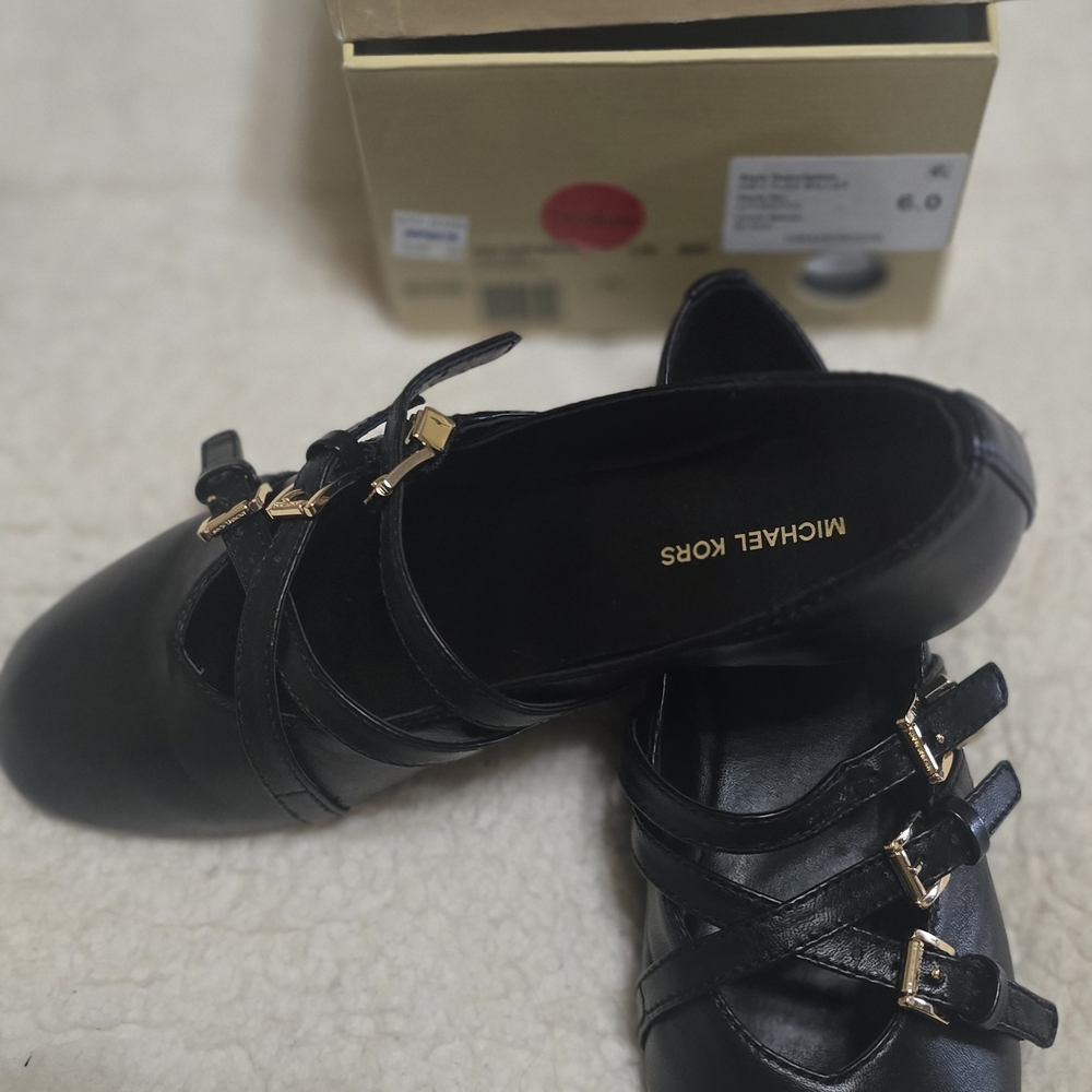 MICHAEL KORS Black Strappy Leather Flats